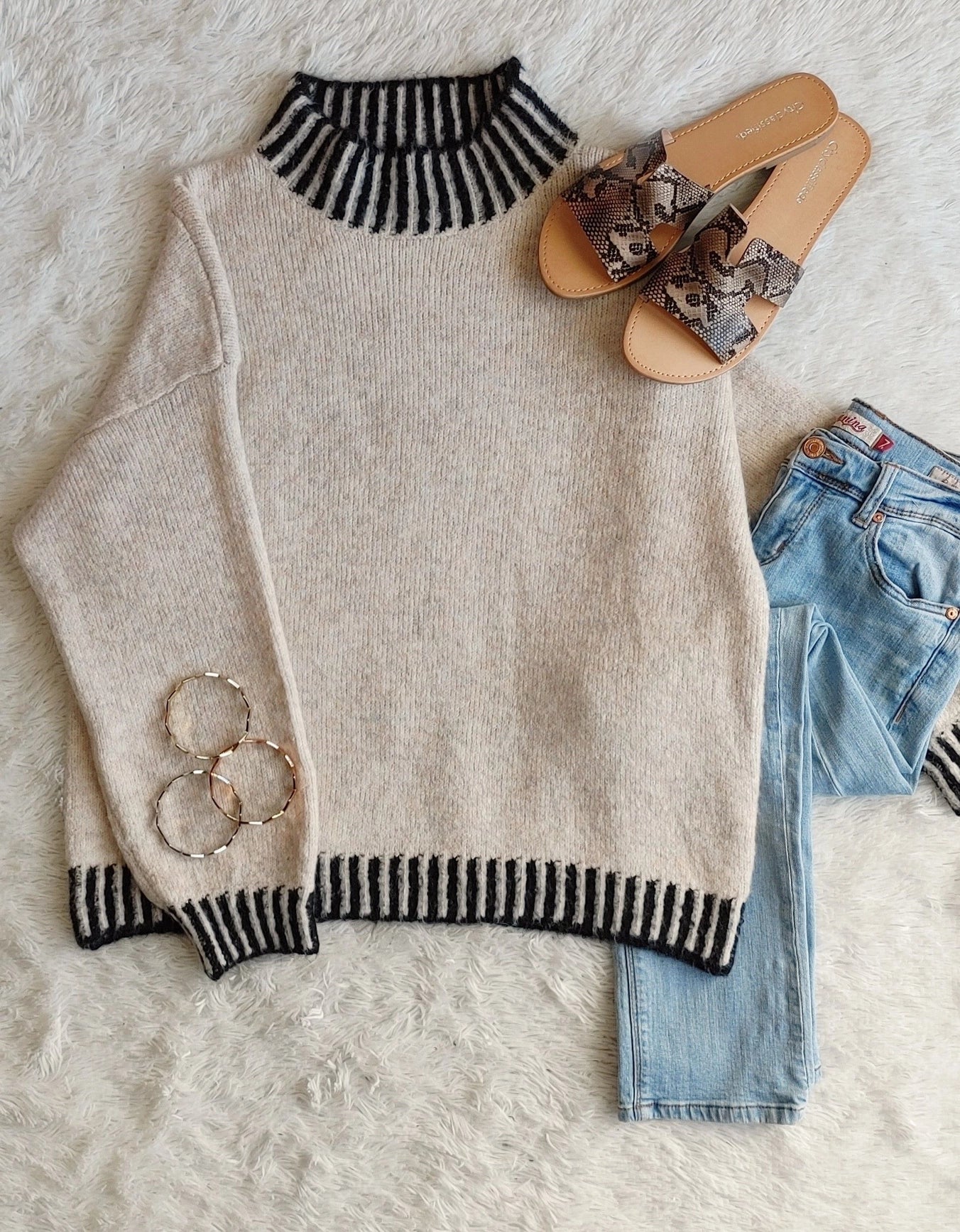 Edge Accent Loose Fit Sweater Top