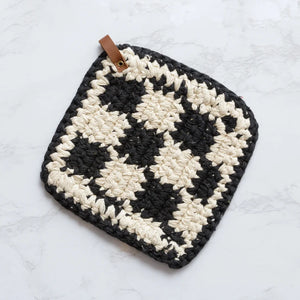Knitted Pot Holder - Black And Natural